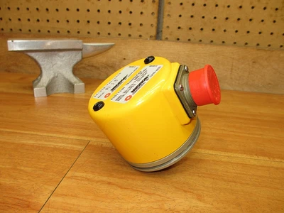 Micron Instrument 36-302-761-1070 *NEW* Position Transducer - Image 1 of 4