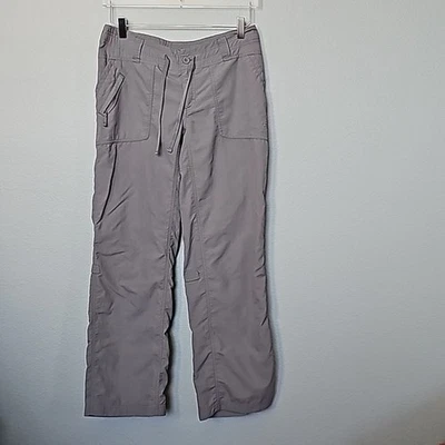 Pantalones convertibles informales grises de nailon The North Face talla 6 senderismo al aire libre Foto 1 de 4