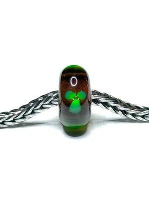 Trollbeads Green Flower, Dark Brown - Image 1 of 4