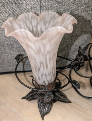 Vintage Lamp Tulip Accent Table Metal Cherub Design Pale Pink Spotted Glass  - Bild 1 von 4
