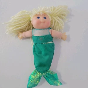 Mini bambola vintage Mattel Cabbage Patch bambini sirena capelli biondi occhi azzurri 1995 - Foto 1 di 14