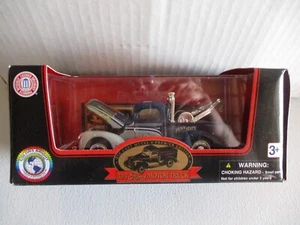 Colors Bright Penn State 1940's Ford Tow Truck - Picture 1 of 2