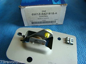 2006 07 08 09 10 11 Lincoln Town Car door Lock Control RH 6W1Z5421818A - Picture 1 of 3