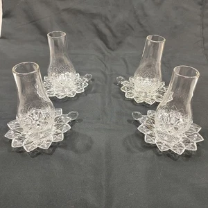 Candelabros de pétalos de vidrio federal de colección (4) con globo huracán 5-1/2" transparente  - Imagen 1 de 11