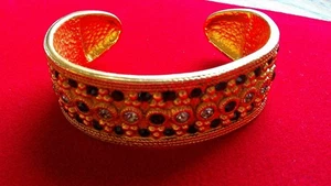 Ben Amun Signed 18 Kt. Gold Plated/50 Crystal Cuff Bracelet, 3/4" Wide Pre-Loved - Picture 1 of 9