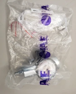 RAE Systems 002-3011-000 Konstantstromregler 0,5 LPM mit Adapter 008-3021-301 - Bild 1 von 3