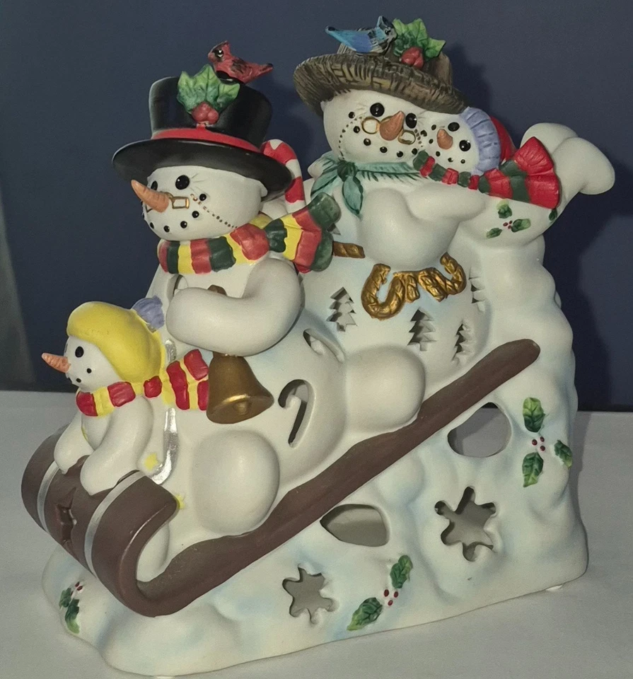 PartyLite Campanilla de Nieve Familia Muñeco de Nieve Trineo Tealight Soporte P8537 ¡NUEVO!! Foto 1 de 1