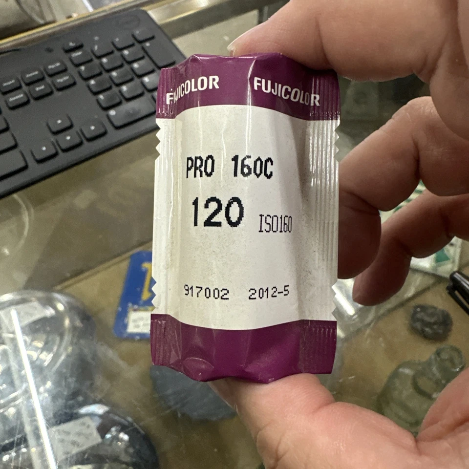 Fujicolor PRO 160C 120 Film Roll - Sealed Vintage - Expired - Image 1 of 4