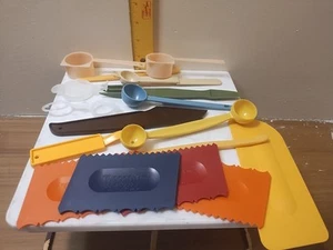 Lot Of17 Vintage Tupperware Misc - Picture 1 of 7