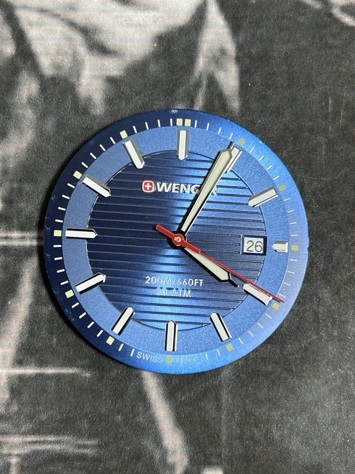 Почти как новые винтажные мужские кварцевые часы Wenger циферблат со стрелками.  34,75 мм - Изображение 1 из 2