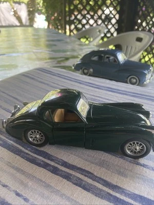 BURAGO BBURAGO 1/24 JAGUAR XK 120 1948 VERDE VINTAGE - Immagine 1 di 4