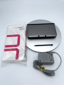 Consola Nintendo 3DS LL XL Plateada Negra con Cargador Stylus Manual Japón Ver Funciona - Imagen 1 de 17