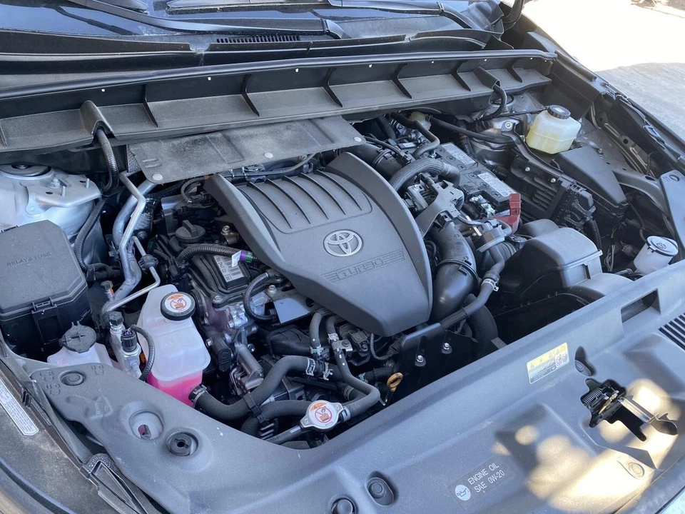 Used A/C Compressor fits: 2023 Toyota Highlander 2.4 Grade A - Image 1 of 4