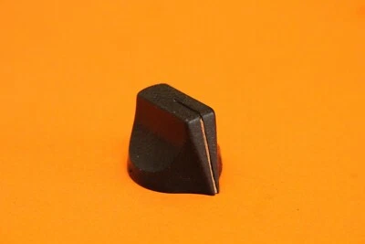 COLLINS 51S-1 32S-3 KWM-2 S-LINE - p/n 543-8039-002 543-8039-000 - PUSH ON KNOB - Image 1 of 3