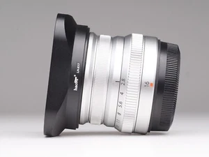 Fujifilm Fujinon XF 16mm f/2.8 R WR (plata) incl. Haoge LH-X17 - Imagen 1 de 4