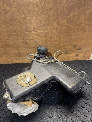 Tanque de gasolina Kawasaki Prairie 650 02  Foto 1 de 4