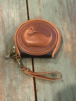 Muñequera Dooney & Bourke Vintage Todo Clima Cuero Negro Pato Logo Monedero Foto 1 de 3