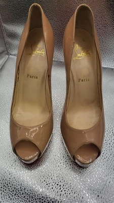 Christian Louboutin Nude New Very Prive Patent Red Sole Pumps Size 39 - Image 1 of 4