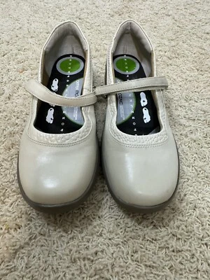 Aetrex Essence E363W Julia Mary Jane Ivory Comfort Shoes Size 9W Orthopedic - Image 1 of 4