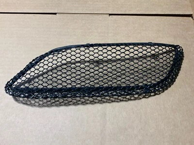 03-06  MERCEDES W220 S430 S500 S55 AMG FRONT BUMPER RIGHT LOWER MESH GRILLE - Image 1 of 4