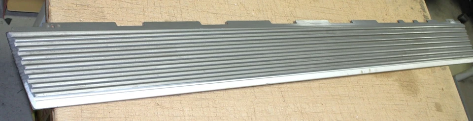 Ford LTD Brougham 1971 1972 techo rígido convertible nuevo de lote puerta derecha panel de acabado exterior Foto 1 de 4