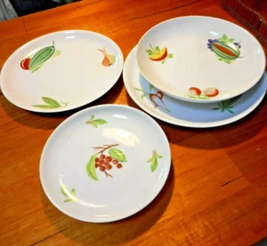 Lyngby Porcelain Fruit and Vegetable 22.5 cm Plate vintage 1960's picnic - Picture 1 of 2
