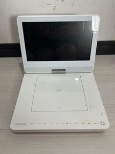 TOSHIBA REGZA SD-BP900S Portable Blu-ray Player 9-inch LCD Screen - Picture 1 of 10