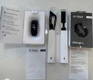 Fitbit Charge 6 Fitness Tracker - Nero - GA05183NA - Foto 1 di 10