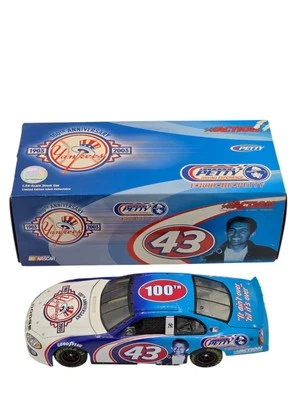Richard Petty/Yogi Berra NY Yankees 2003 100 aniversario acción diecast 1:24 Foto 1 de 4