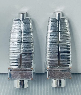 G1 Transformers Scorponok Headmaster Chrome Leg Guard Replacement Parts - Image 1 of 4