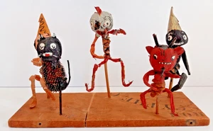 Cinco figuras antiguas de Halloween hechas a mano en Alemania sobre base de madera - Imagen 1 de 19