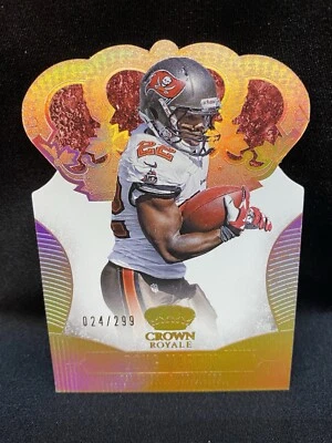 2013 Doug MartinPanini Crown Royale /299 Die-Cut Crown #35 Buccaneers - Image 1 of 2
