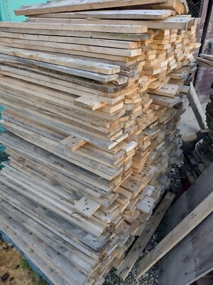 Reclaimed Pallet Wood Recycled Timber 2sqm Assorted Planks - Image 1 of 4