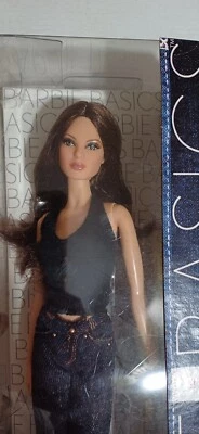 Barbie Basics BLACK LABEL   #14-002 - Immagine 1 di 4