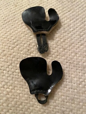 Lot of 2 Youth Archery Finger Tabs - Image 1 of 4