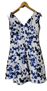 Betsey Johnson Dress 10 Fit & Flare V Neck Pockets Blue White Texture Lined - Picture 1 of 6