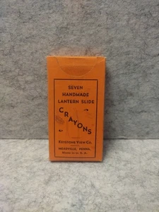 Keystone View Co., Siete lápices de colores de linterna hechos a mano (década de 1930) - Imagen 1 de 3