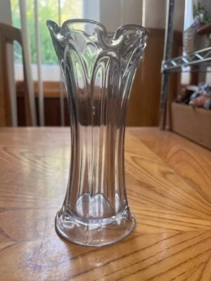 JARRÓN VINTAGE EAPG VIDRIO TRANSPARENTE OSCILANTE 6 3/4" ALTO PANELES VER FOTOS Foto 1 de 4
