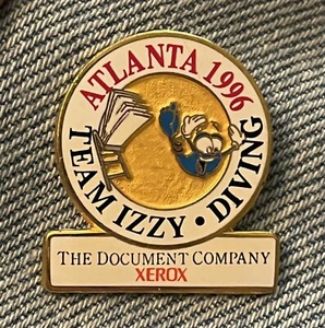 Diving Olympic Pin ~ Atlanta 1996 ~ Mascot IZZY ~ Sponsor ~ XEROX - Picture 1 of 2
