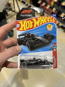 2025 Hot Wheels Mercedes-AMG Petronas Formula One Team F1 - Picture 1 of 2