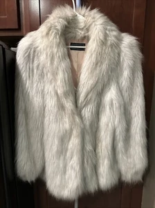 Vintage Outerlayers White Grey Faux Fur Coat Satiny Lining Made in USA 13/14 - Picture 1 of 8
