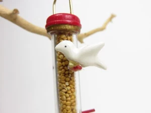 Estatuillas en miniatura de casa de muñecas pequeña porcelana comedero de pájaros BF9A2206 - Imagen 1 de 11