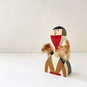 Vitra Holzpuppen Nr.10 Alexander Girard Handarbeit Holzfigur mit Federn - Bild 1 von 10