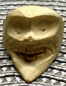 Hand-carved Wooden Men’s Ring, size 9, Smiling Diablo, Mexico, Day Of The Dead - Picture 1 of 4
