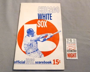 27 de abril. Tarjeta de puntuación y talón de boleto de béisbol Chicago White Sox vs Boston 1962 - Imagen 1 de 1