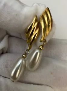 Pendientes colgantes vintage de perlas en tono dorado - Imagen 1 de 12