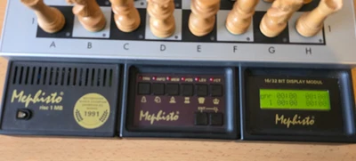 Schachcomputer Mephisto Risc 1 MB mit Koffer und beleuchtetem Display - Bild 1 von 4