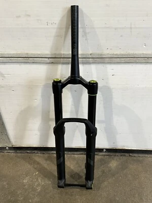 Horquilla de suspensión para bicicleta de montaña DVO Onyx SC-D1 27,5 rueda/180 mm/15 mm (nueva) Foto 1 de 2