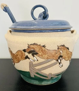 Galloping Horses Soup Tureen Alicia Daily Art Pottery Signed ‘02 Farm Racing - Picture 1 of 23