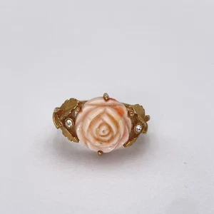 Anillo Vintage Avon Rosa Tono Dorado Tallado Resina Flor Ajustable Hoja Floral Talla 4 - Imagen 1 de 9